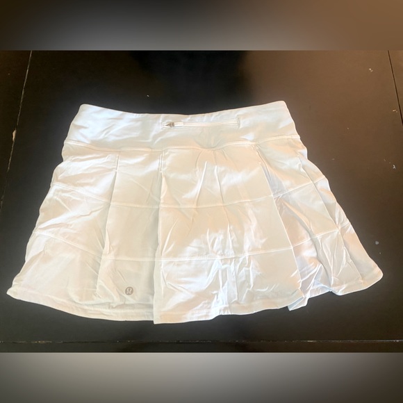 lululemon athletica Dresses & Skirts - Lululemon Skirt Size 8